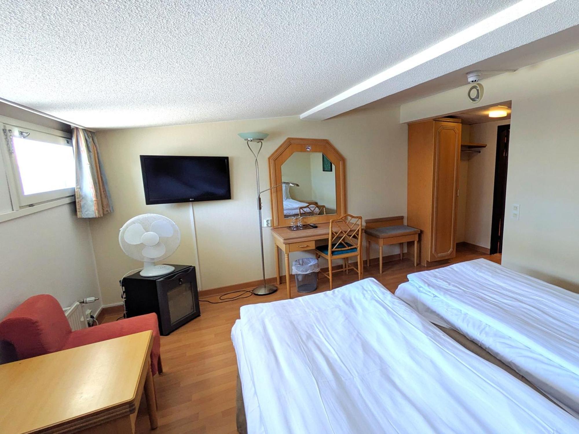 Seaport Hotel 3*
